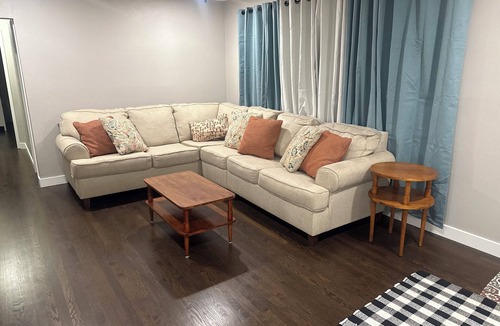 Raytown House | Raytown Ranch - Mahome Away from Home