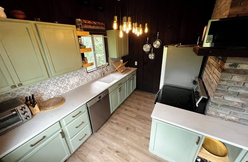 Franconia Ski Chalet | Recently Updated 4 Season Chalet at Cannon Mountain