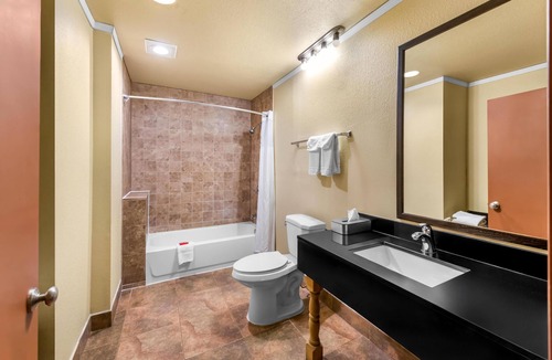 Blue Springs Hotel | Red Lion Inn & Suites Blue Springs