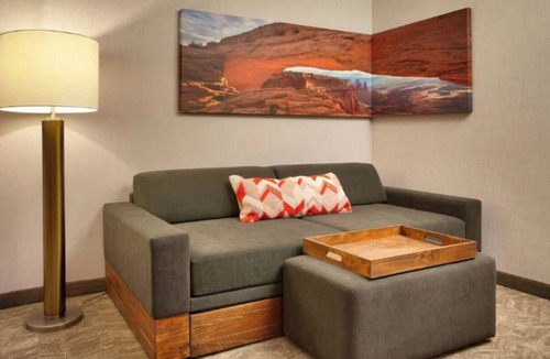 Moab Hotel | Red Rock Retreat with Pool - Quick Drive to Arches and Canyonlands - 4 Units