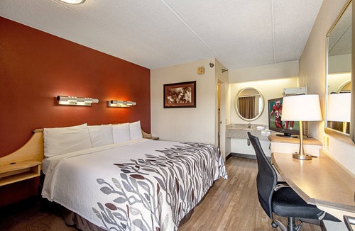 Hurricane Hotel | Red Roof Inn Charleston West - Hurricane, WV