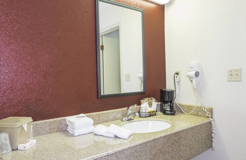 Westerville Hotel | Red Roof Inn Columbus Northeast - Westerville