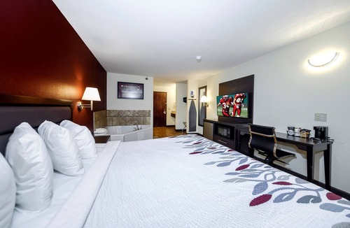 Osage Beach Hotel | Red Roof Inn Osage Beach - Lake of the Ozarks