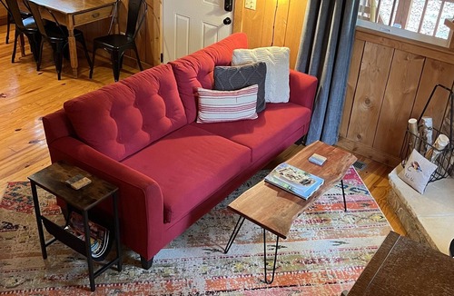 Bee Spring House | Redbird Hideaway, private cozy cabin located near Mammoth Cave National Park