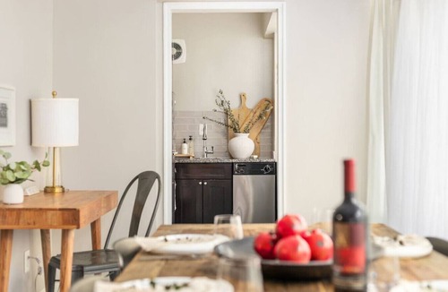 Radnor - Fort Myer Heights Apartment | Refined 2 King Bed apartment, Free Parking & Metro