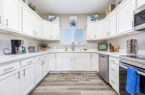 Ridgecrest House | Refreshing & Spotless-4 Bathrooms