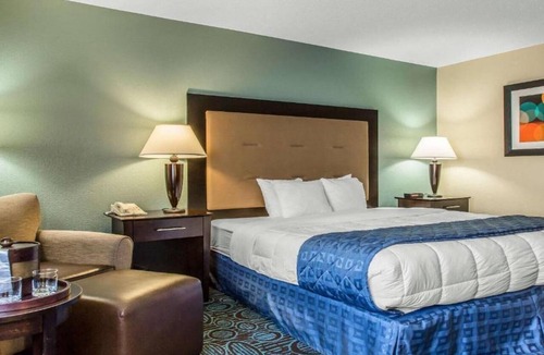 New London Hotel | Regency Inn and Suites - Suite Non Smoking King