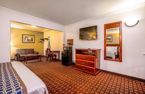 Downey Hotel | Regency Inn & Suites