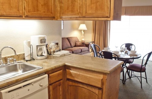 Avila Beach Resort | Relax and Unwind! 3 Classy Units w/ Kitchen, Free Parking, Onsite Pool