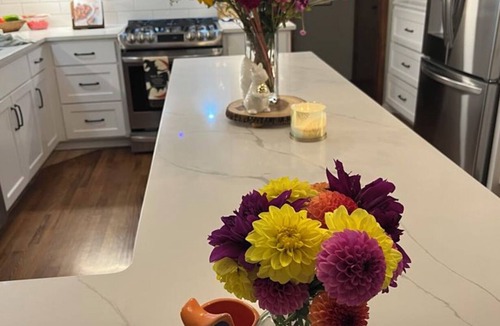 Gladstone House | Relax between WORLD CUP Games in 6,000sf, 5+BDRM house, Kansas City w/AC, WiFi