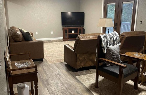 Holts Summit House | Relax. Enjoy. See the Stars. @ Grace-ful