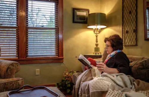 Cottonwood Falls House | Relax in the Tranquil setting of this 1920's Bungalow Guesthouse