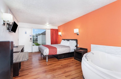 Summit Station Hotel | Relax Inn by OYO Columbus OH I 70
