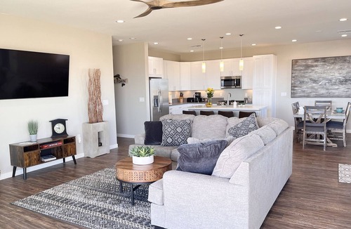 Greenehaven House | Relax & Unwind in a Newer Home with Breathtaking Lake Powell Views