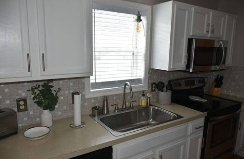Milton House | Relaxing 3 bedroom rancher minutes to outlets and beaches