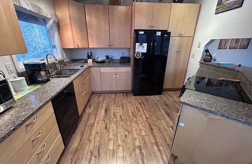 Eagle River House | Relaxing 3BR Creekside Escape in Eagle River w/Hot Tub & Mountain Views