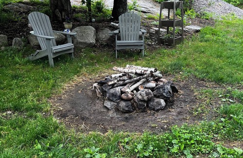 Lyman House | Relaxing 4-bedroom home w/ledge that is the highest point from the coast! Visit!