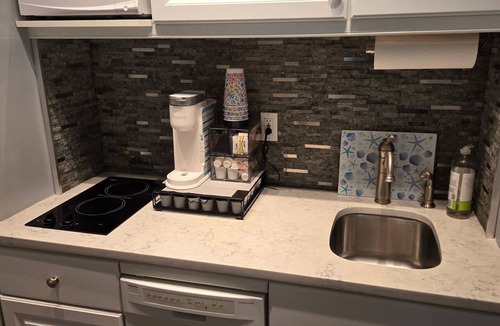 Cape Neddick Apartment | Relaxing Escape – Just a 5-Minute Walk to the Beauty of Perkins Cove