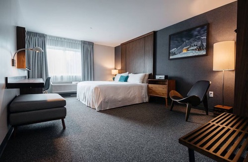North Park City Hotel | Relaxing Getaway Ideal for Couple w/Complimentary Breakfast Delight