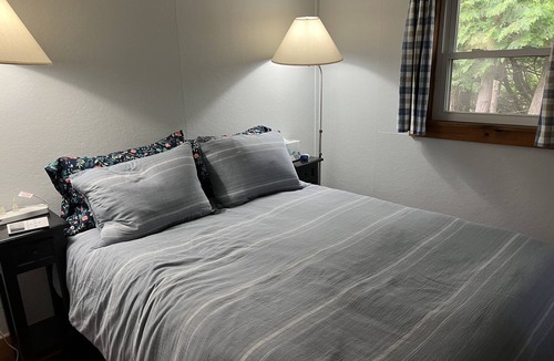 Westmore Cabin | Relaxing lakeside living nSandy beach right on the water Family friendly