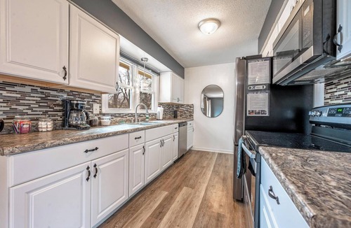 Lee's Summit House | Relaxing Retreat in Lee's Summit - NO Cleaning FEE