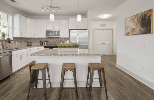 Dixie - Berryhill Apartment | Reluxme Beautiful 2BR w/ Pool, Parking, Balcony