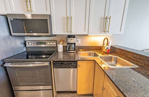 Downtown Myrtle Beach Condo | Remodeled Direct Oceanfront, Amazing Views Modern!