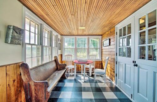 Liberty House | Remodeled Historic Farmhouse ~ 20 Mi to KC!