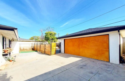 Santa Ana House | Remodeled Twin Duplex 3-Bedroom Home, close to airport, beach, Disney, shopping