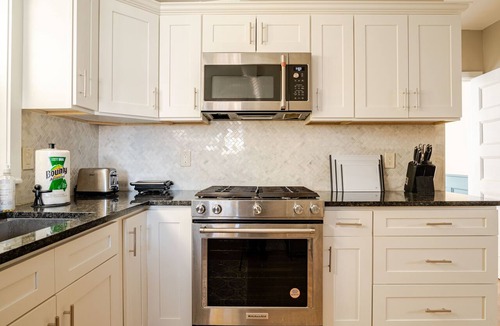 Brighton Condo | Renovated Brighton Boston Condo w/Parking close to BU/BC/Harvard