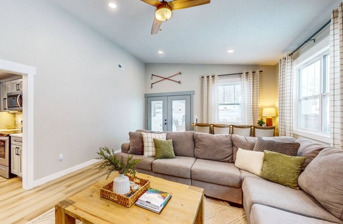 Friendsville House | Renovated cozy mountain hideaway minutes from Wisp and Deep Creek Lake.