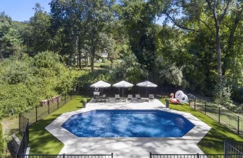 Redding Ridge House | Renovated Retreat with Heated Pool