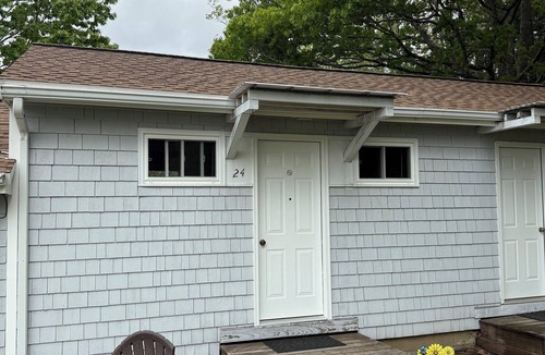 Boothbay Cabin | Renovated The Driftwood Cabin at White Anchor Inn