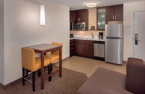 Bridgewater Hotel | Residence Inn by Marriott Boston Bridgewater
