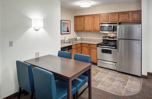 Country Club Plaza Area Hotel | Residence Inn by Marriott Kansas City Country Club Plaza