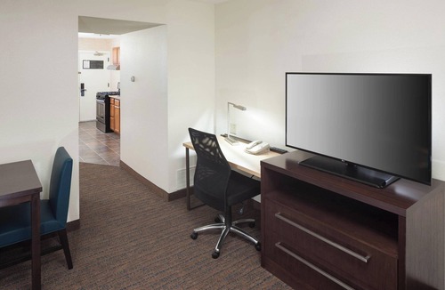 Country Club Plaza Area Hotel | Residence Inn by Marriott Kansas City Country Club Plaza