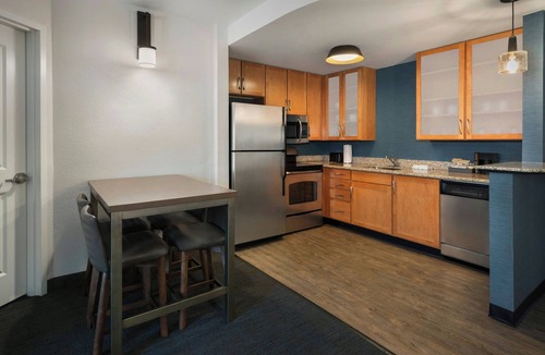 Level Green Hotel | Residence Inn by Marriott Pittsburgh Monroeville/Wilkins