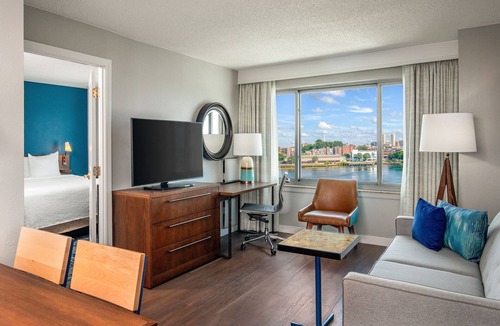 Thompson Square - Bunker Hill Hotel | Residence Inn by Marriott Boston Harbor on Tudor Wharf