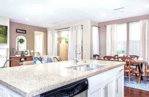 Westpark House | Resort-style Luxury 3 Bed 3.5 Bath Townhouse Disneyland Sanitized