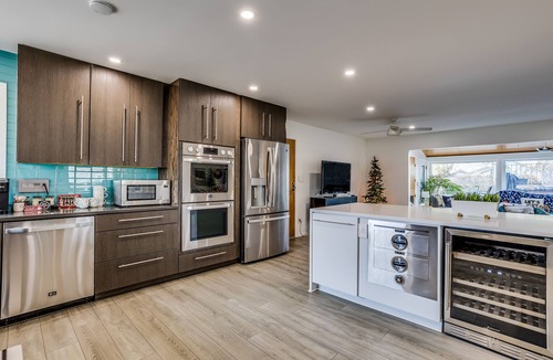 Wichita House | Resort Style Stay-Heated POOL-Pickleball-PuttPutt-Hot Tub-Epic Kitchen-King Beds