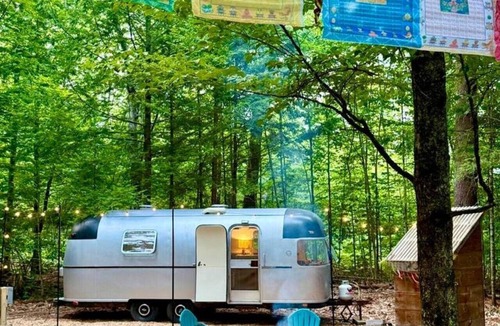 Fryeburg House | Retro Glamping in Louise the forest Airstream!