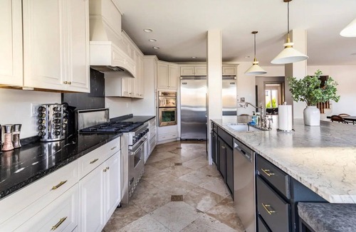 Hyde Park Villa | Rhinebrook Estate - 8 Bed/8Bath + Pool (Sleeps 20)