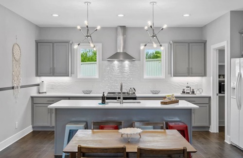 Katie Hill Neighborhood Villa | Rhythm & View: 4BR Townhome | Sleeps 12 | Attached 2-Car Garage | 2 Balconies