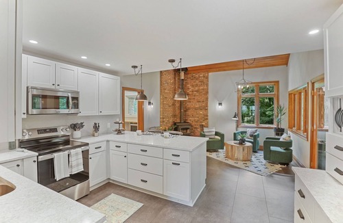 Sugar Grove House | Rickenbacker Ridge sleeps 13 w/heated pool+hot tub+firepit+game room !