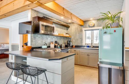 Hardwick House | Ride From Your Door: Cabin w/VAST Trail Access!