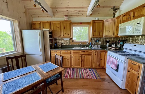 Saint Joe Cabin | Ridge Top Cabin minutes away from Buffalo National River with privacy and views.