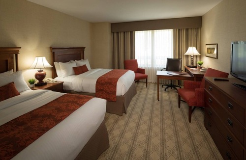 Blacksburg Hotel | Right in the Heart of Virginia Tech Campus | Perfect Family Stay | Free Parking