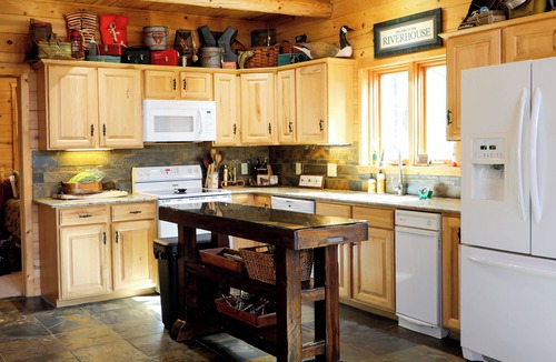 Clarkridge Cabin | Rim Shoals River Cabin - private boat dock, walk-in fishing access sleeps 14