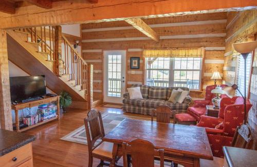 Fleetwood House | River Access, VIEWS, Sleeps 8, Fire Pit