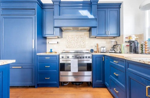 South Nyack House | River front with large decks and dock over the Hudson